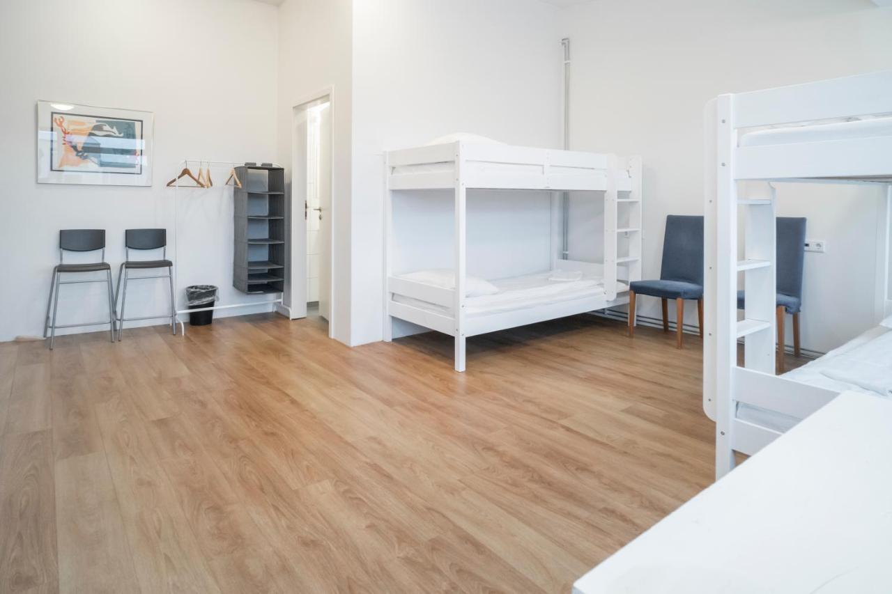 Family Room with Bathroom,1181805325:JPEG