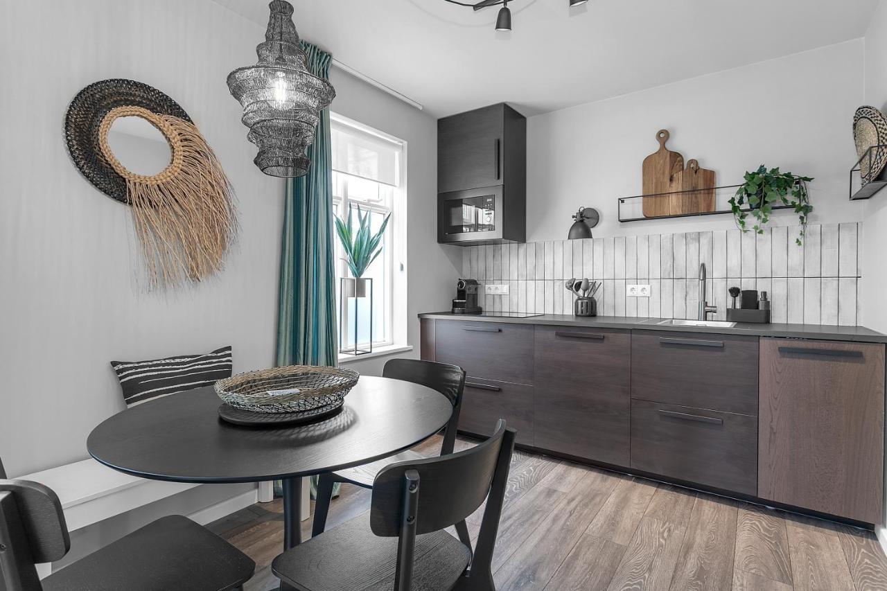 One-Bedroom Apartment,1263555952:JPEG
