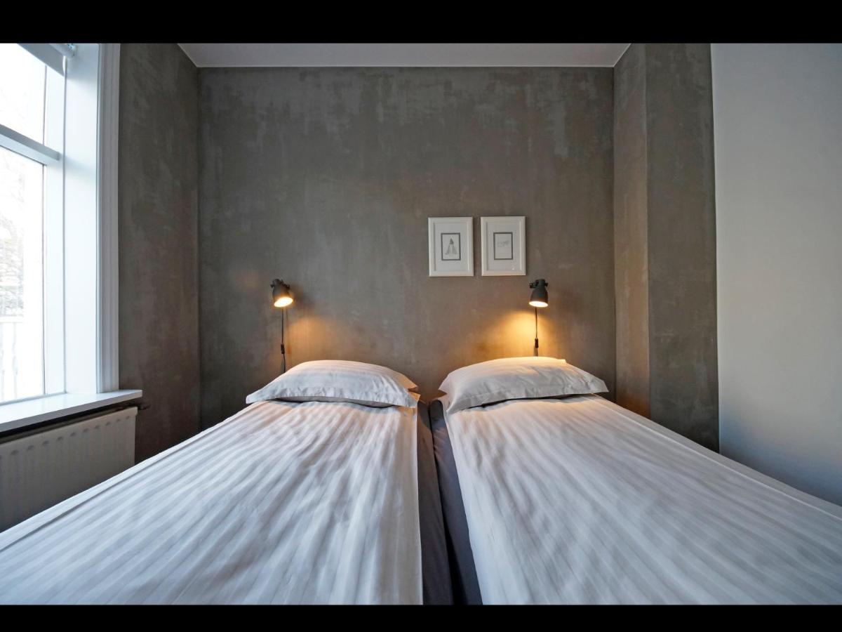 Ferienwohnung mit 4 Schlafzimmern und Privatparkplätzen – Urdarstígur 15