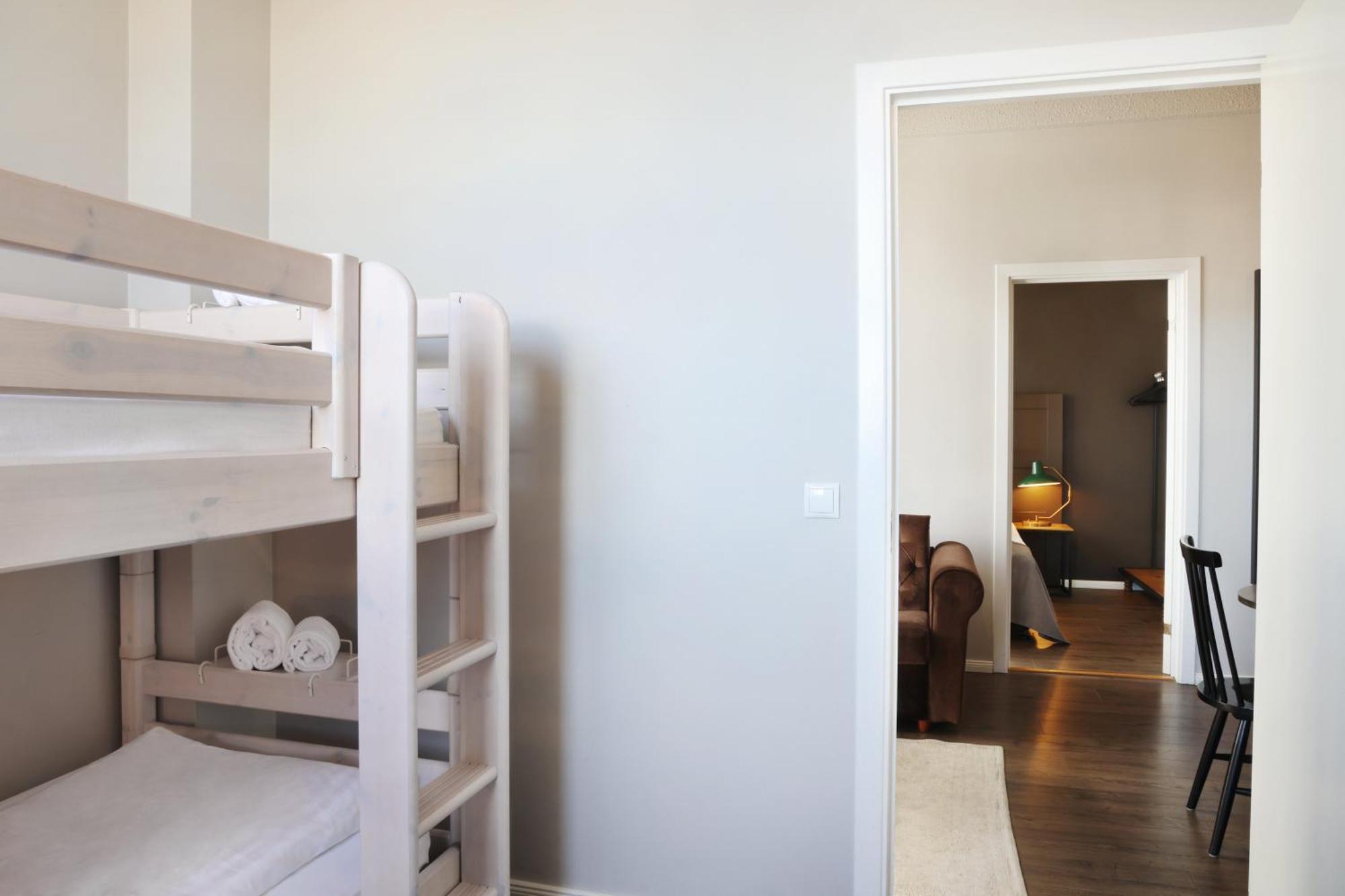 Family Room,1516326202:JPEG
