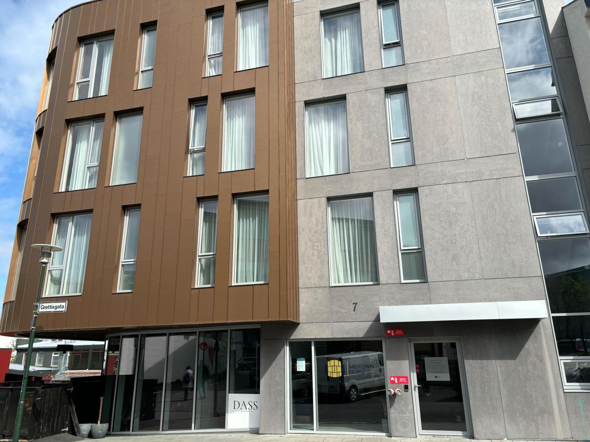 Small Double Room,1611236912:JPEG