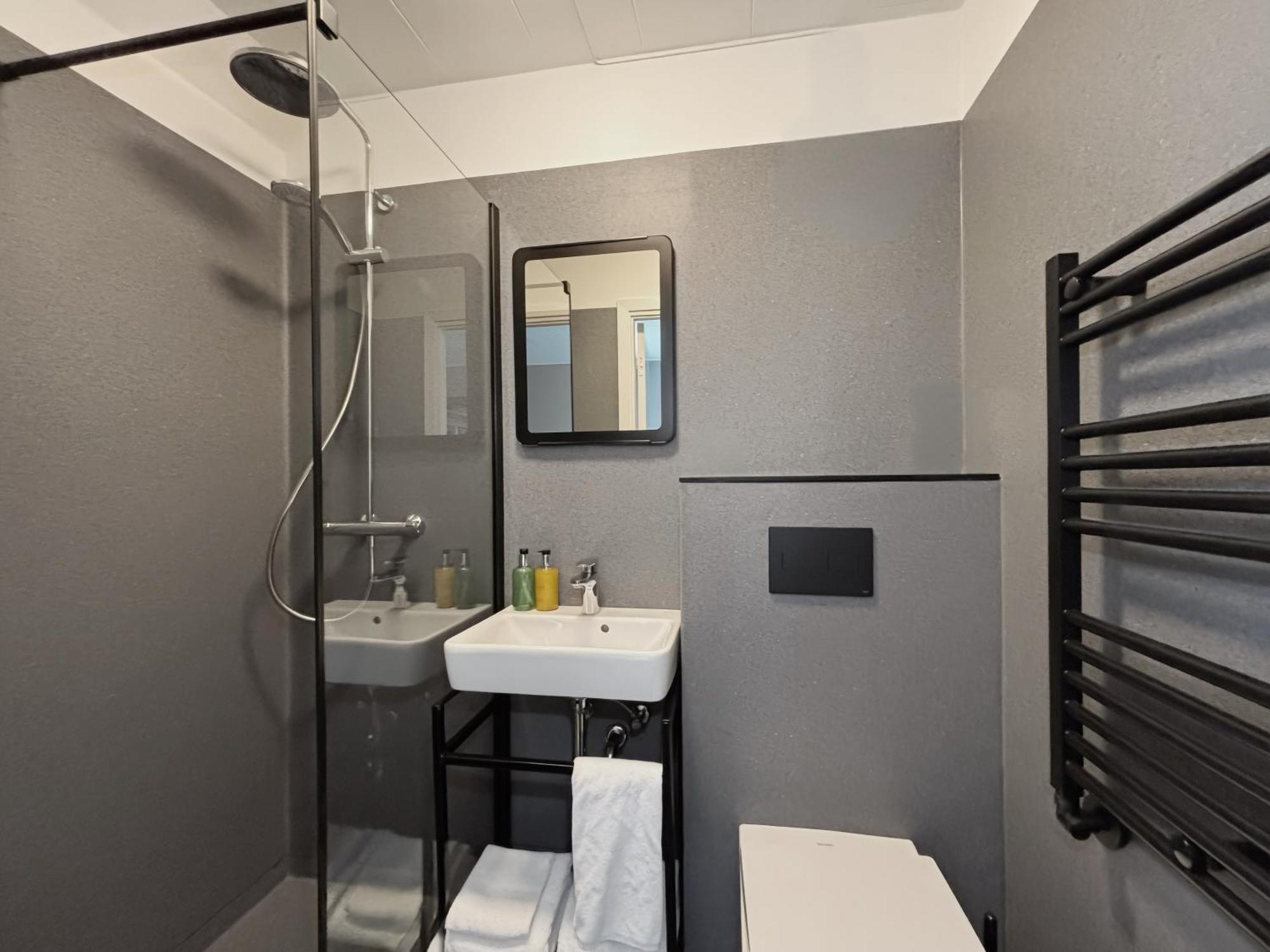 Standard Twin Room,1742603187:JPEG