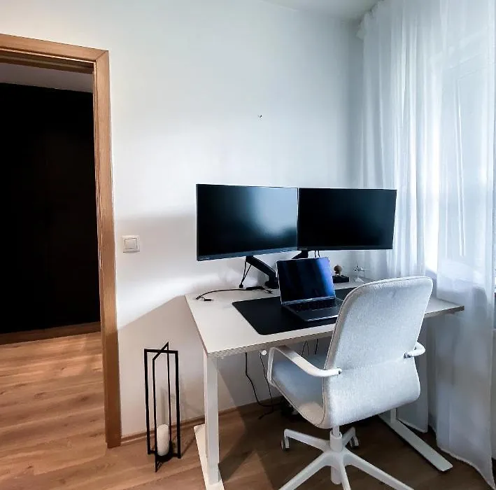 Lovely 2-Bed Apartment With Everything You Need.-1