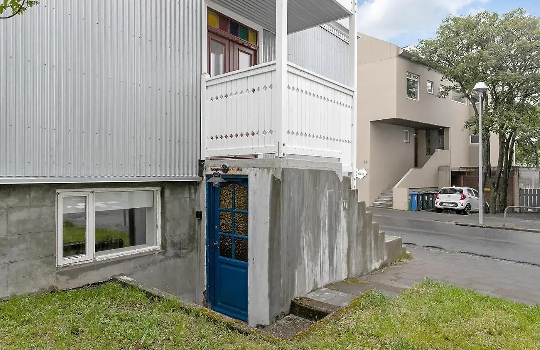 Rustic Retreat In The Center Of Reykjavik-1