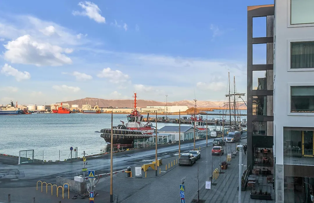 Sunny Central Reykjavik Apartment - Harbour View-1