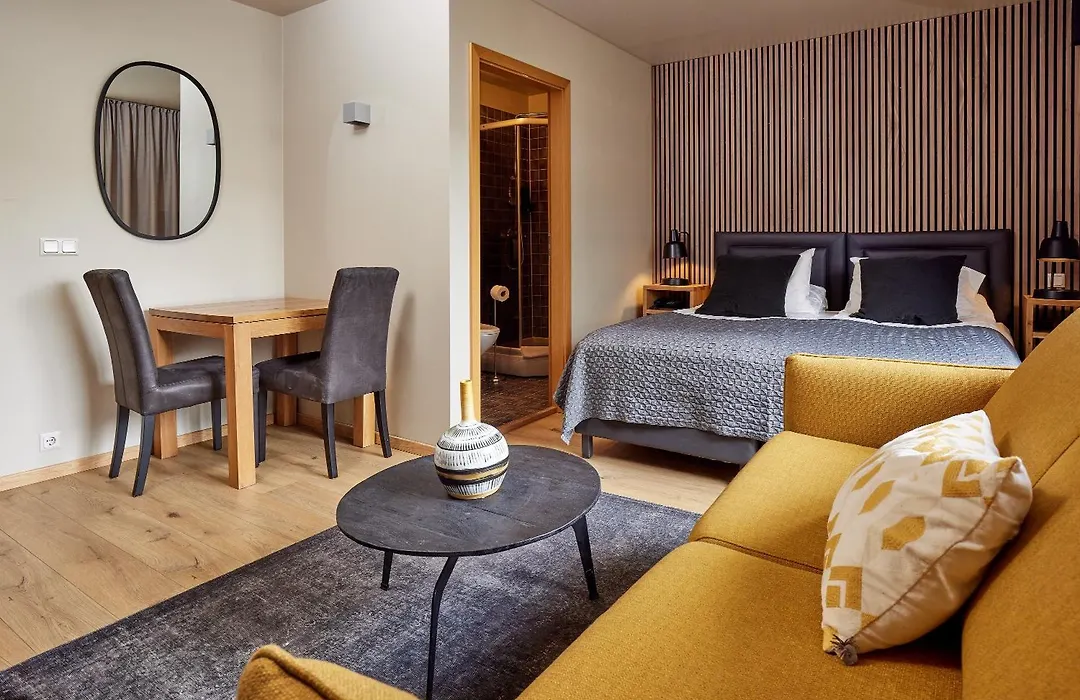 Hotel Fron-1