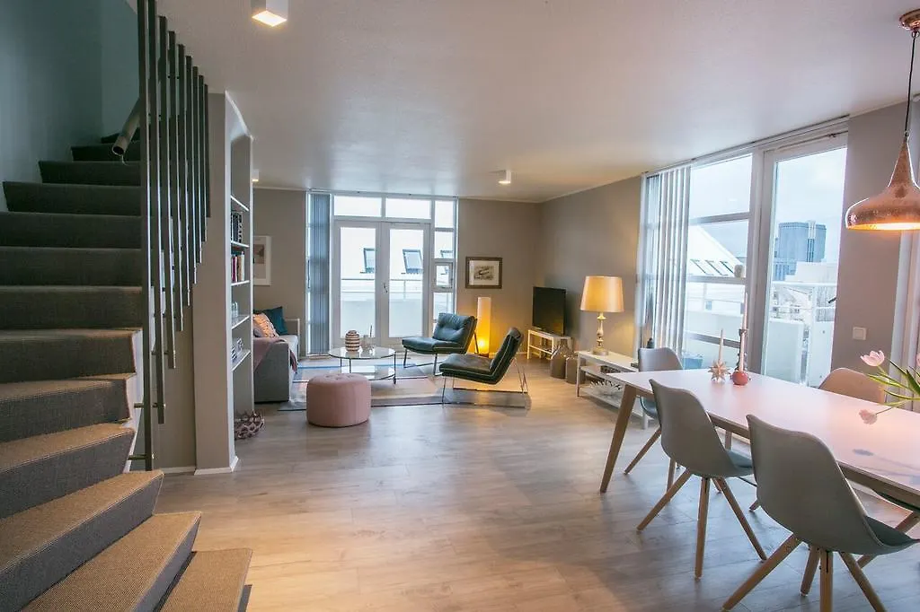 Penthouse Downtown With Free Parking-1