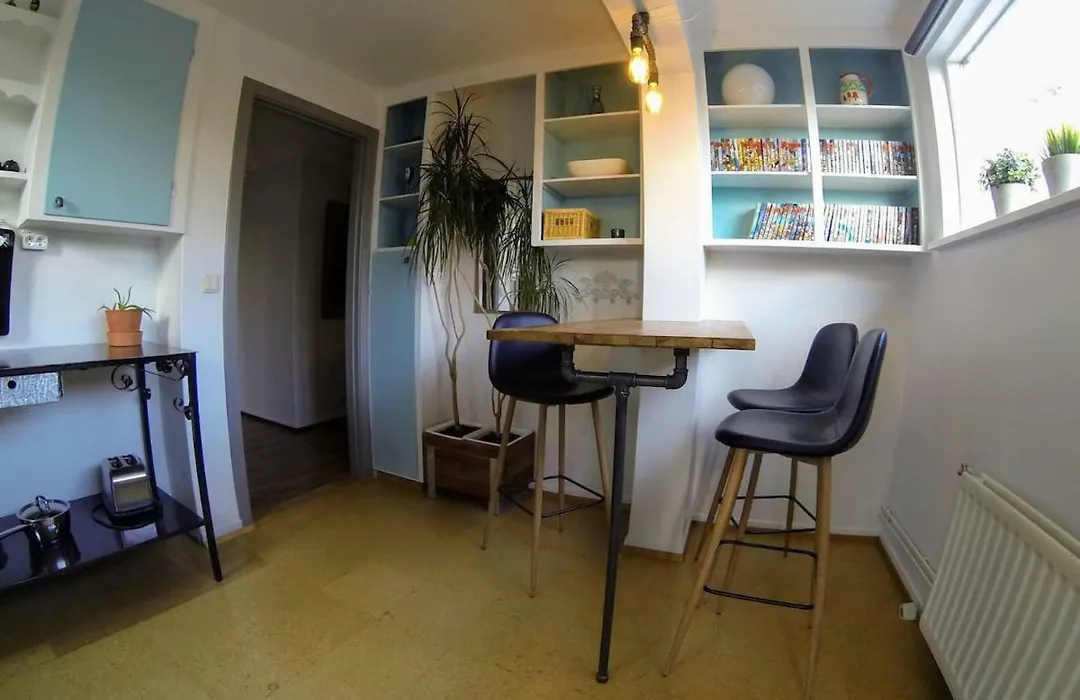 Skjolbraut - Cozy Apartment - Central Location - Free Parking - Close To A Public Swimming Pool And Sky Lagoon-1