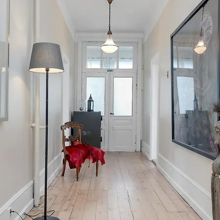 Sudurgata - Authentic Reykjavik Style Apartment-3