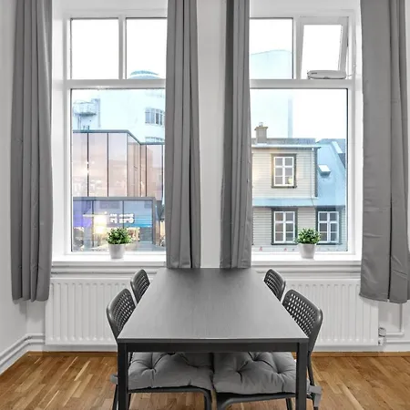 Sunny Central Reykjavik Apartment-3