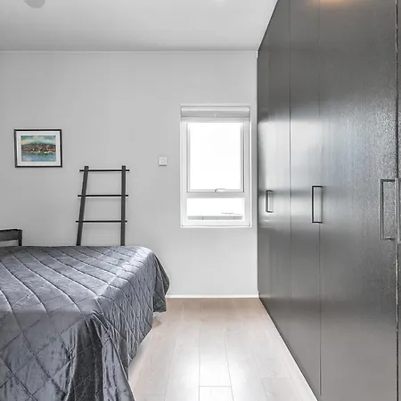 Penthouse In Central Reykjavik - Amazing View-3