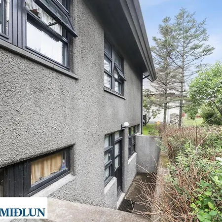 Large Apartment Close To The Centre-3