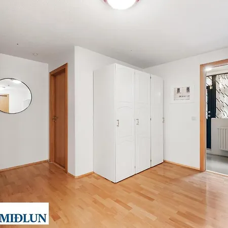 Large Apartment Close To The Centre-2