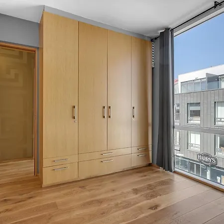 Luxury'S 3 Bedroom Apartment In Downtown Reykjavik-3