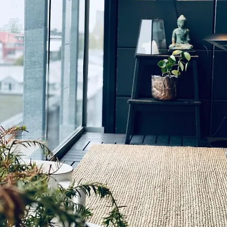 2X Bedroom Luxury Apartment With Amazing Views!-2