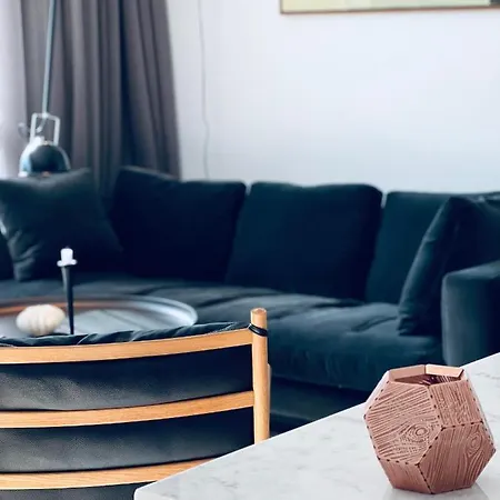 2X Bedroom Luxury Apartment With Amazing Views!-3