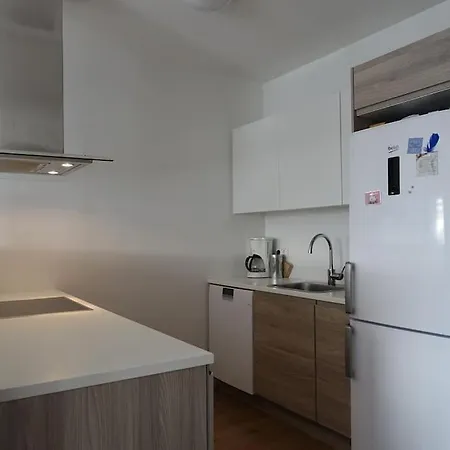 Beautiful Flat In Downtown Reykjavik With A View-3