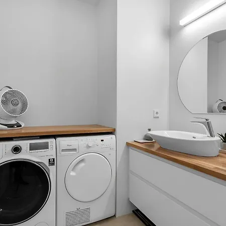 Cozy And Modern Apartment - Best Location In Reykjavik-3