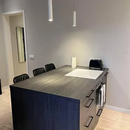 Cozy One Bedroom Apartment Close To City Center-2