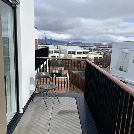 Beautifull Modern Aparment In Laugardalur-2