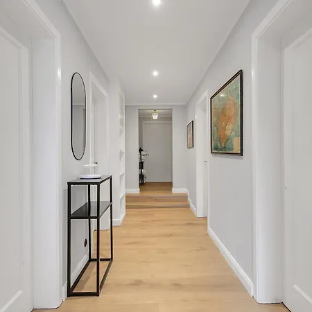 Modern Perfectly Located Apartment-2