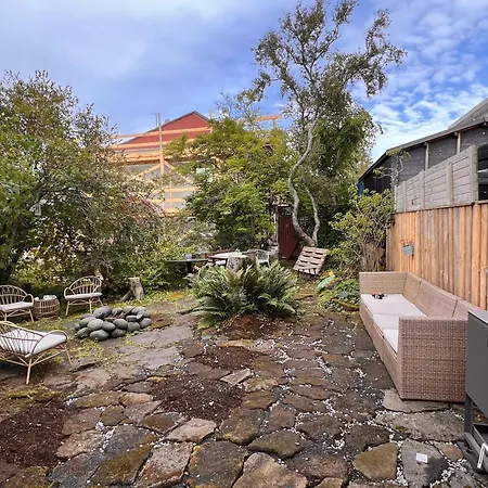 Casa Dísa - Dreams, A Boutique Guesthouse in Reykjavik City`s Central Park&Botanical Garden in Laugardalur, Hot-Spring-Valley-3