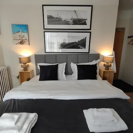 Snorri's Guesthouse-2