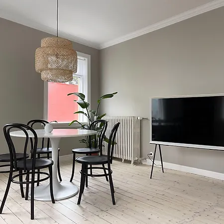 Design Apartments In The Heart Of Reykjavik-3