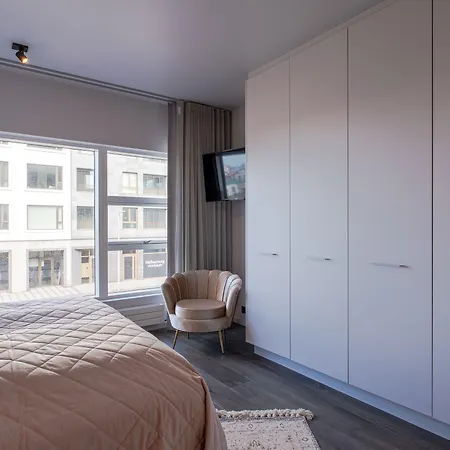 Ocean Breeze Luxury Apartment-3