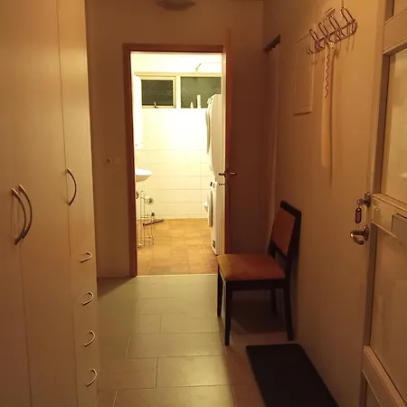 Quiet, Two Bedroom Apartment-2
