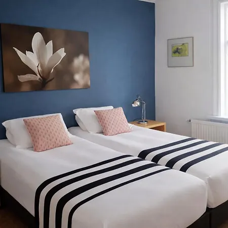 Refurinn Reykjavik Guesthouse-3