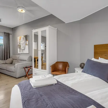 Skolo Rainbow Street Apartments-3