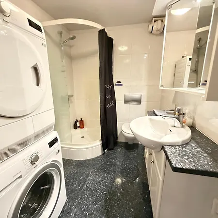 Cozy Centrally Located Apartment In Reykjavik-2