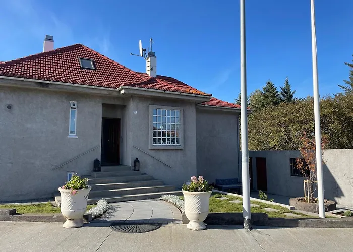 Casa Dísa - Dreams, A Boutique Guesthouse in Reykjavik City`s Central Park&Botanical Garden in Laugardalur, Hot-Spring-Valley